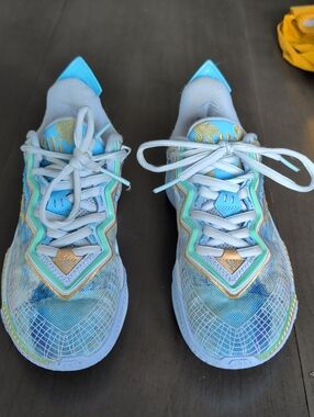 Anta Kai 2 Men's Basketball Shoes with Gold Accents